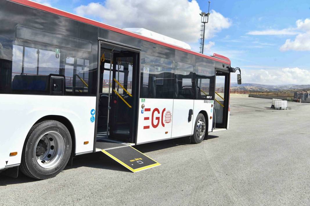EGO araç filosuna taze kan: 9 körüklü 4 solo yeni otobüs başkentlilerin hizmetinde 6